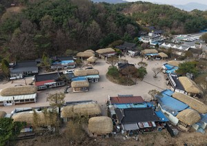 산불에 봄축제 줄취소…텅빈 하회마을