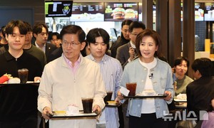 <b>김문수</b>·<b>나경원</b> ‘동작동 햄버거 회동’ …“어느 후보와도 동행”