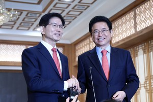 국힘 후보들 ‘박정희 향수 자극’ 당심잡기