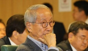 [속보]민주, 선대위원장에 ‘보수 책사’ <b>윤여준 영입</b>…<b>이재명</b> “부탁 ...