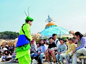 홍지윤·김수찬 라이브 듣고 뮤지컬 보고… 온가족 총출동
