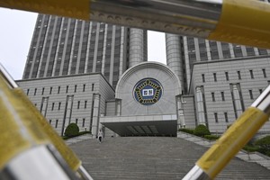 민주당 압박에 쪼개진 판사들… ‘사법 정치화’ 표출