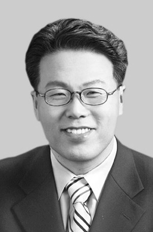 ‘알아서 기는’ 사법부와 독재의 전조[포럼]