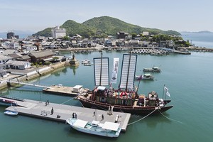 261년만에 열린 ‘韓日 평화 뱃길’… “하늘도 감격한 듯 비바람 그쳐”