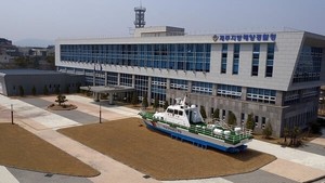 [속보]<b>제주 서귀포</b> 해상에서 <b>어선 침몰</b>…해경 인명피해 확인중