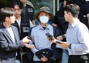 [속보]‘<b>시흥 살인</b>’ <b>차철남 구속</b>…“도주 및 증거인멸 우려”