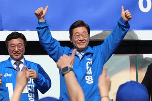 민주, 사전투표 독려 총력…<b>이재명</b> 29일 <b>서울</b>서 투표할듯