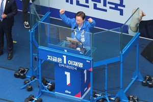 [속보]국힘 “<b>이재명</b>, 대법원에 내통자 있다는 실토…사실이면 <b>사법농단</b>...