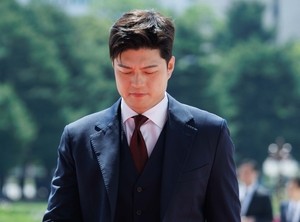 <b>김용태</b>, 李 대통령 면전서 “법원조직법 개정 <b>우려</b>”