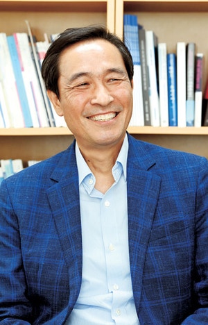 우상호 “정치복원이 내 사명… 여야 소통 도울 것”