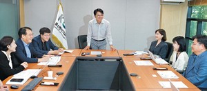 “中企, 도전은커녕 존폐 고민… 단순 비용보전보다 ‘출구전략’ 도와야” [현안 인터뷰]