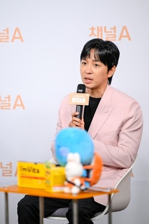 ‘1타 강사’ <b>조정식</b>, 현직 교사와 <b>문항 거래</b> 의혹 ‘전면 <b>부인</b>’…“무...