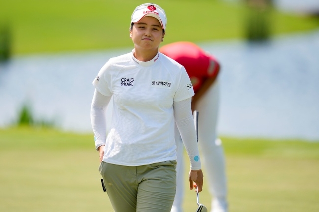 <b>최혜진</b>, 이틀째 선두…LPGA 첫 승 <b>도전</b>