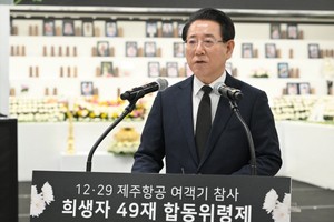 ‘원외 친명’ 강위원 경제부지사 임명하는 <b>김영록</b>…‘<b>3선</b> 공천’ 의식...