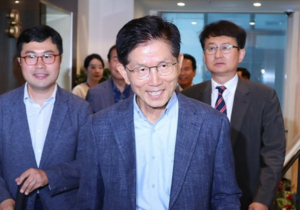 김문수 “당권 전혀 생각없어…<b>이재명</b> 이후 법치 위기”