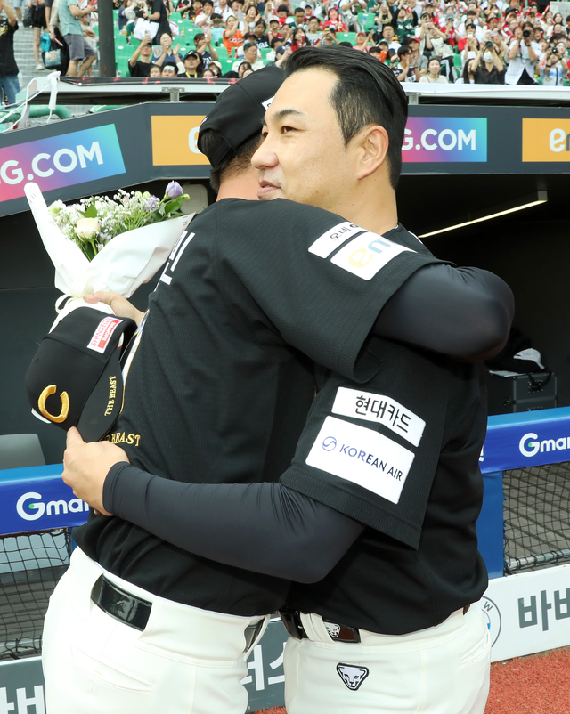 <b>은퇴식</b> 치른 SSG <b>김강민</b> “짐승이란 별명으로 20년간 야구, 너무 행복했...