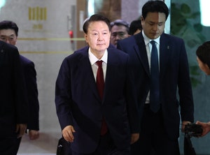 내란<b>특검</b> “尹 <b>조사</b>일 변경요청 수용 안해…출석 불응시 재통보”