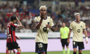 ‘최정예 멤버’로 골폭발… 6만 관중 더위 날렸다