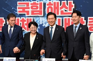 ‘국힘해산’ 의지 드러낸 <b>정청래</b>… “대통령이 하지말라 하면 고려”