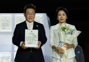 [속보]李대통령, 취임 72일만 ‘<b>국민임명식</b>’…“국민만 믿고 직진”