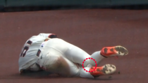 “정후Knee”… 환상적 무릎 캐치에 난리