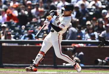 <b>이정후</b>, MLB <b>9경기</b> 연속 <b>안타</b>…8월 타율 0.338