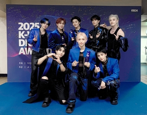 스트레이 키즈, 빌보드200 7번째 정상… BTS 제쳤다