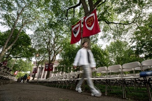 ‘하버드 승리?···美 법원 “하버드 지원금 중단 위헌”...트럼프 ‘대학 길들이기’에 제동