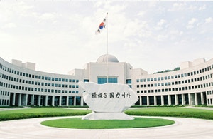 [속보]국가 전산망 마비에…<b>사이버 위기</b>경보 ‘관심’서 ‘<b>주의</b>’로 상...