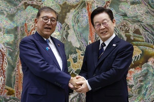 [속보]<b>한일 정상</b>, 한반도 완전한 <b>비핵화</b> 의지 재확인