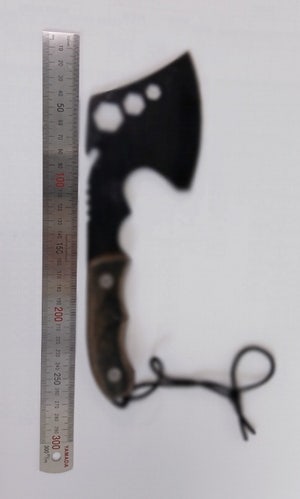 국회 남자 화장실서 손도끼와 너클 발견… 경찰, 수사착수