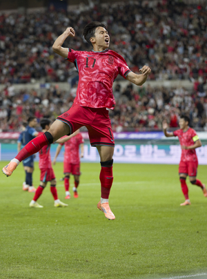 <b>엄지성</b>·오현규 연속골… 홍명보호, 파라과이 2-0 완파