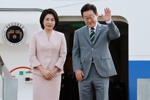 이재명 대통령, <b>아세안 정상회의</b> 참석차 <b>말레이시아</b>로 출국
