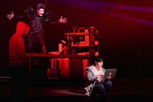 새 얼굴 천재소년 + 만화같은 연출… 10주년 ‘데스노트’ 몰입감 더해