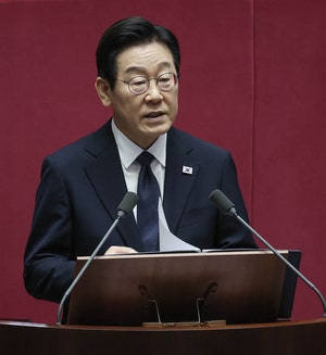 아세안·APEC 강행군… 이 대통령, 몸살로 일정 스톱
