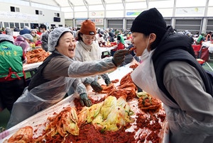“우리 사위 주려고 담갔지!”