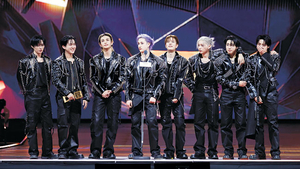 홍콩에 전한 ‘연대와 위로’… K-팝 스타, 67억원 기부