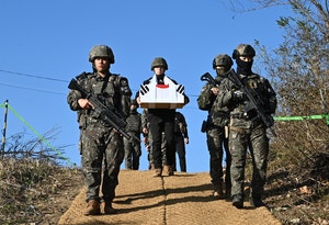 ‘6·25 격전’ 백마고지서 유해 25구 수습