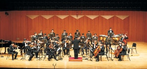 “장애로 잠시도 앉아있질 못했는데… 이젠 전문연주단 성장”