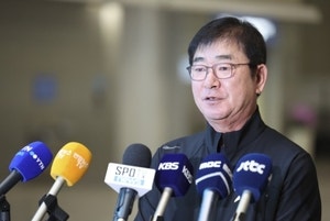 [속보]“<b>며느리</b> 처벌해달라” <b>류중일</b> 감독 직접 <b>국민청원</b>…제자와 호텔...