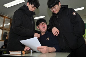 역대급 불수능 이겨낸 ‘일반고의 기적’… 만점 5명 중 3명 배출