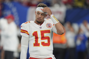 NFL 최고 쿼터백 머홈스 무릎수술… 내년 복귀