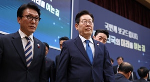 ‘포스트 계엄’ 보고 받는 이재명… ‘가담 군 인사 문책·자주국방’ 논의