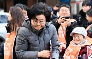 “이혜훈, 아들 공익 근무지에 수박 배달까지 시켜”