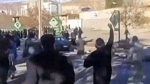 “이란 최고지도자, 시위격화에 ‘망명’ 계획 세웠다”