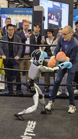 韓로봇 빨래 갤 때, 中로봇 권투·탁구… ‘C - 휴머노이드’ 쇼크