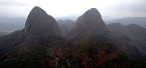 말 귀처럼 ‘쫑긋’ 솟은 봉우리…  병오년 힘찬 질주를 기원하다[박경일기자의 여행]