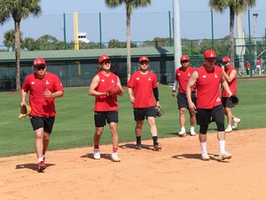 고환율에 미국행 뚝… 따뜻한 호주·저렴한 대만서 ‘투·타 담금질’