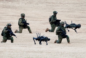 한국은 ‘경제’ 일본은 ‘안보’… ‘다른 깜빡이’ 켜고 셔틀외교 스타트