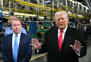 트럼프, 이란 시위대에 “기관 점령하라”… 봉기 촉구